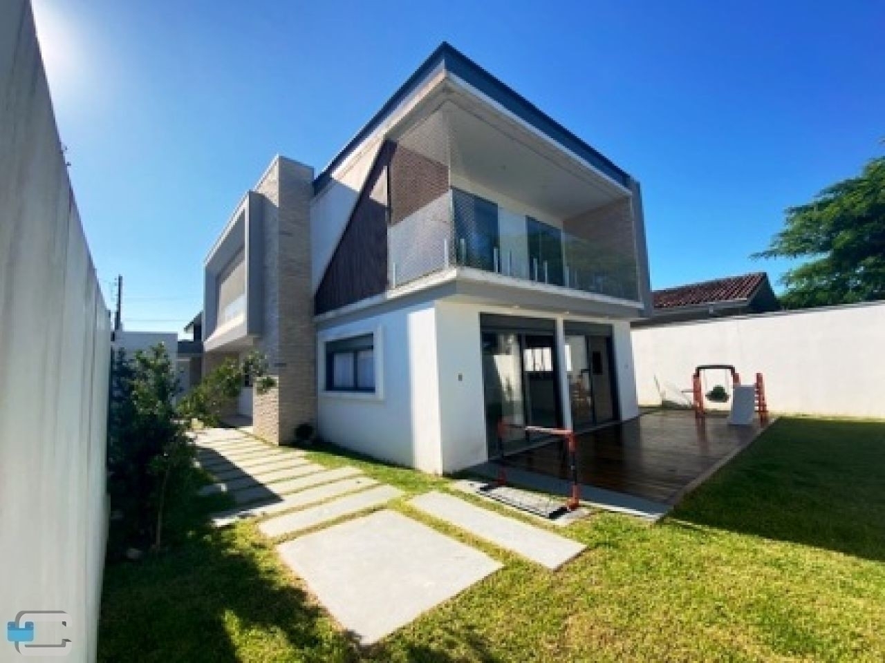 Vende-se | Sobrados | Guaratuba Vende-se | Sobrados | Guaratuba